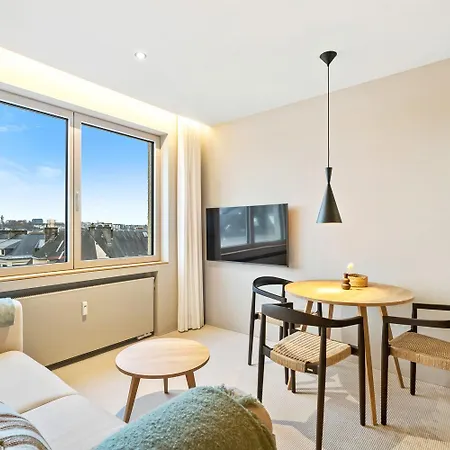 Modern And Cozy Retreat Near The Apartment *