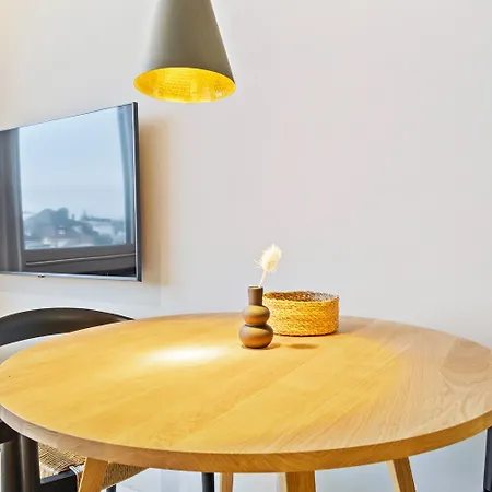 Apartment Modern And Cozy Retreat Near The *
